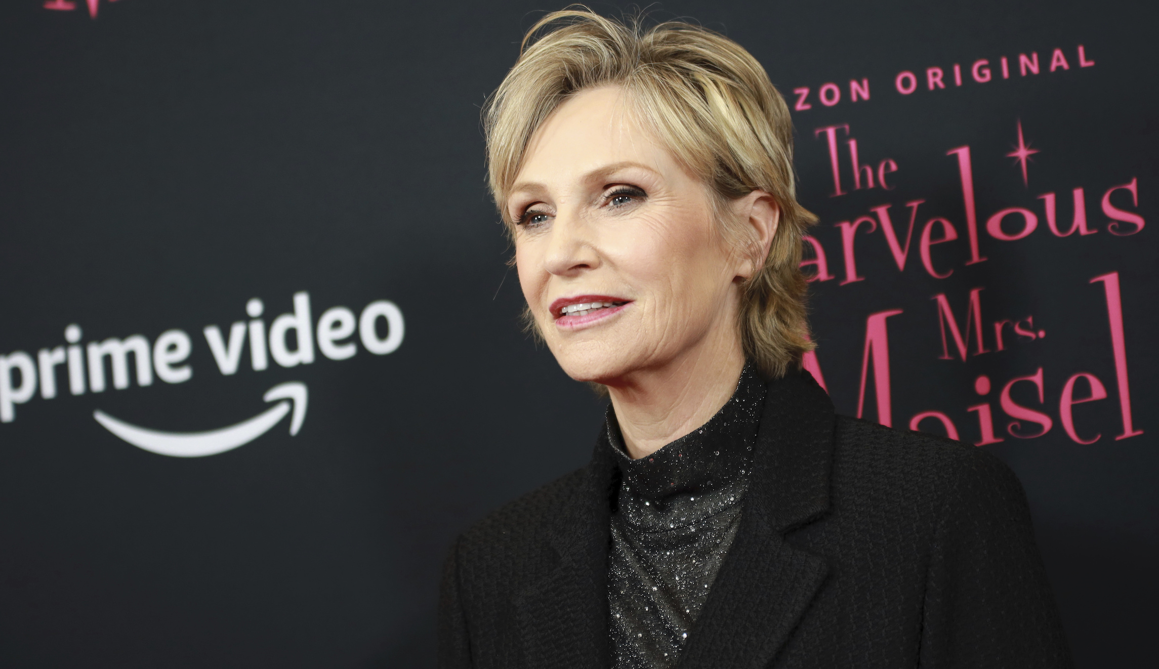 ‘Class warfare is ugly’: Jane Lynch rips Warren for criticizing Buttigieg’s wine cave fundraiser