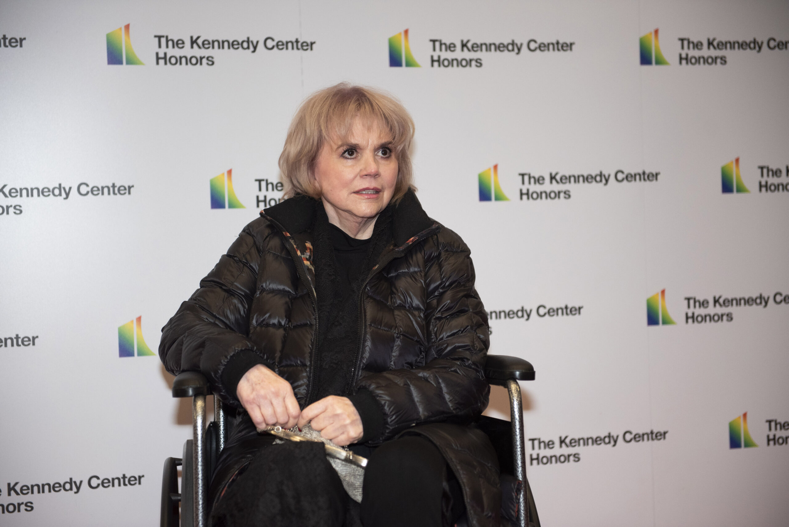 ‘Enabling Donald Trump’: Linda Ronstadt confronts Pompeo at State Department gala
