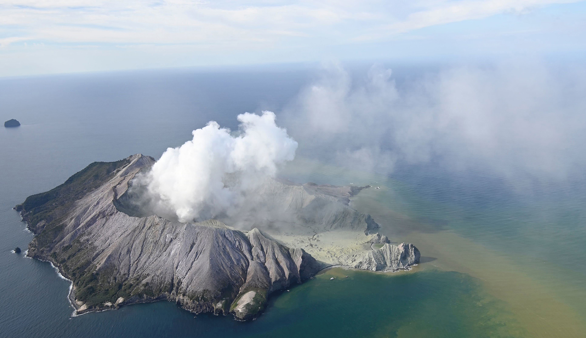 ‘I hope it’s not a live volcano’: Americans among those caught in deadly New Zealand eruption