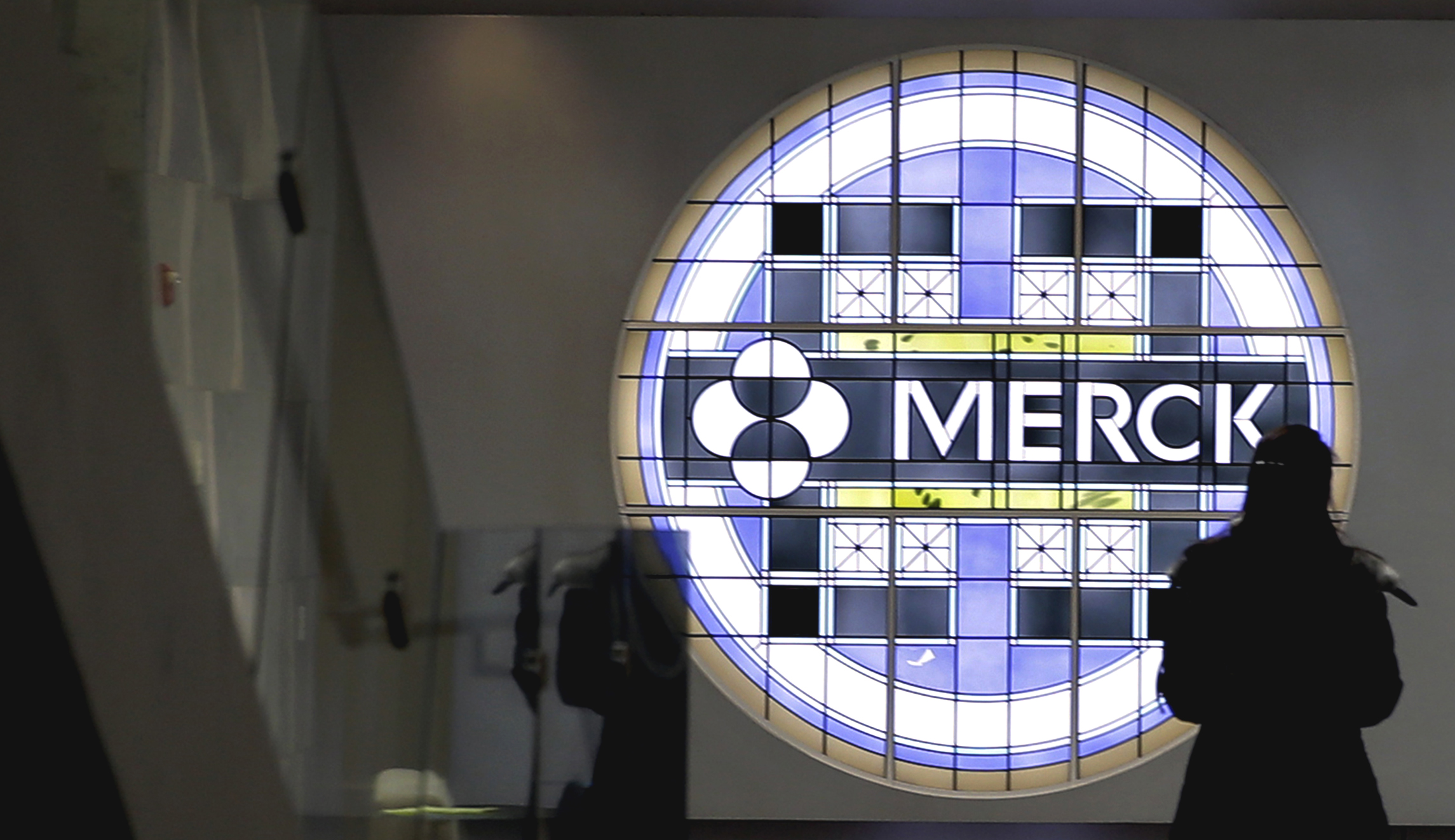 Merck requests US emergency approval for COVID-19 tablet