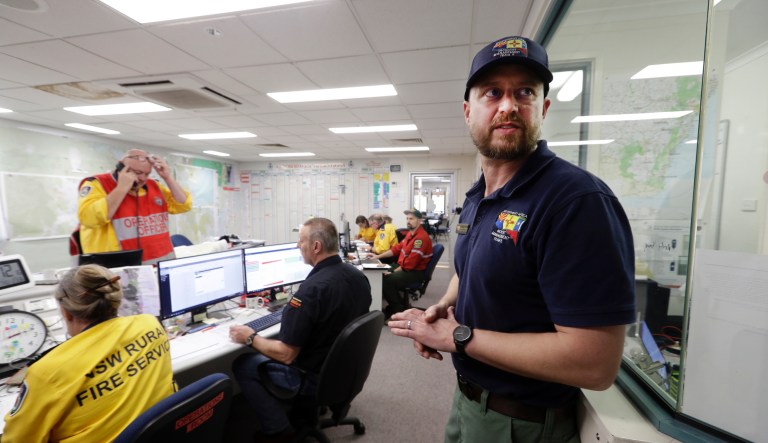 WATCH: American firefighters welcomed with standing ovation in Australia