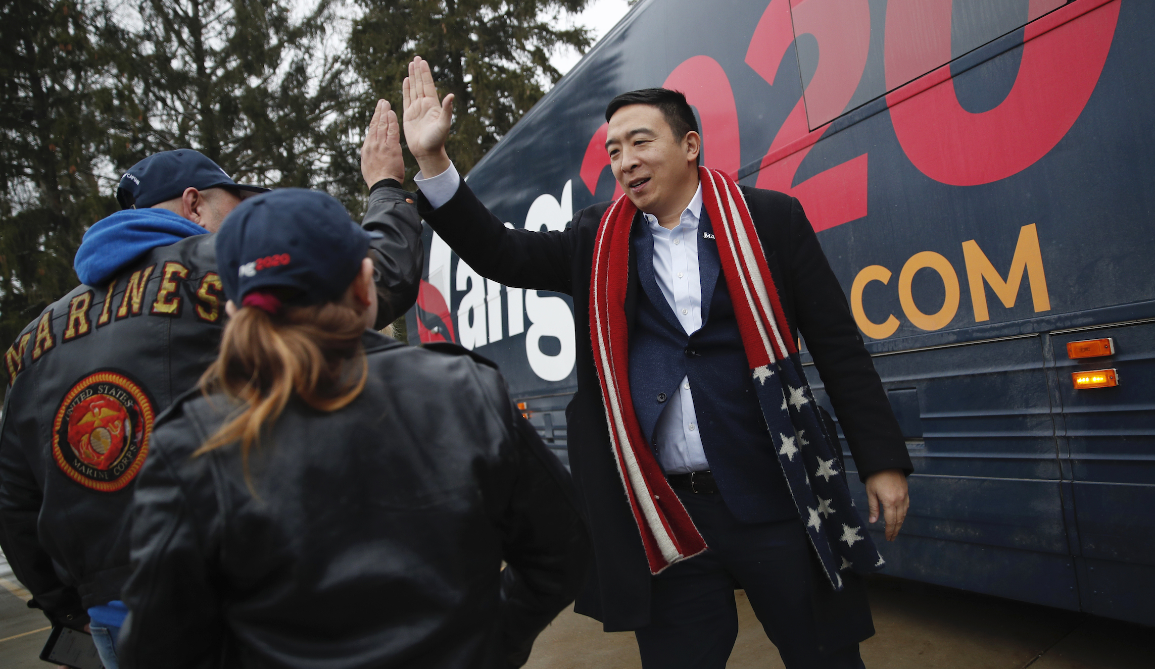 ‘Let’s see Bernie do that’: Andrew Yang shows off agility in Iowa