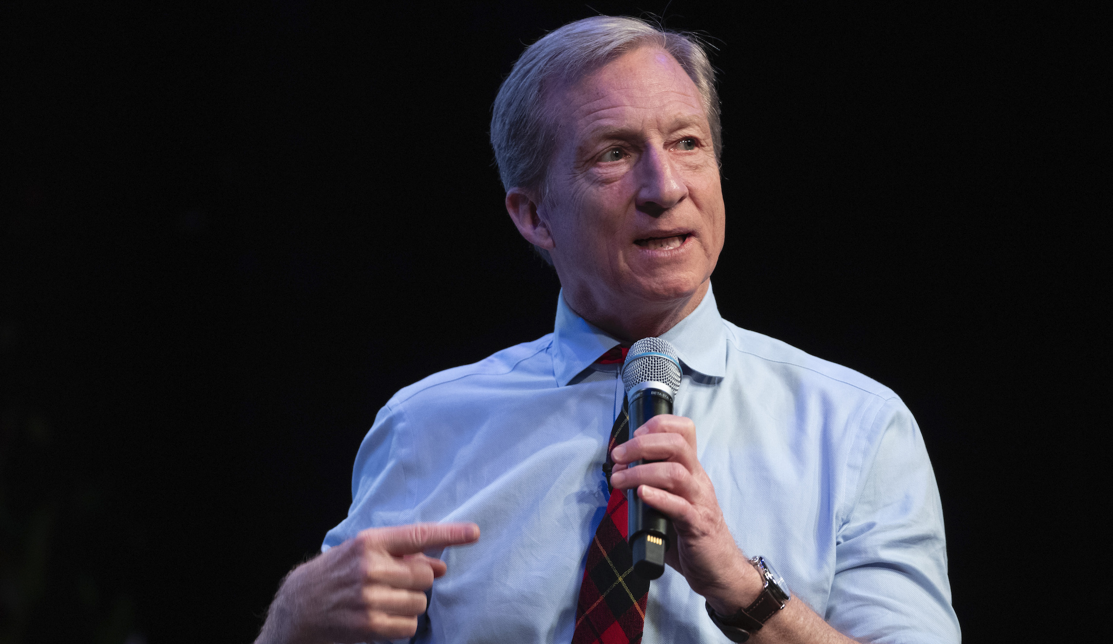 Steyer first 2020 Democrat to push negative ad