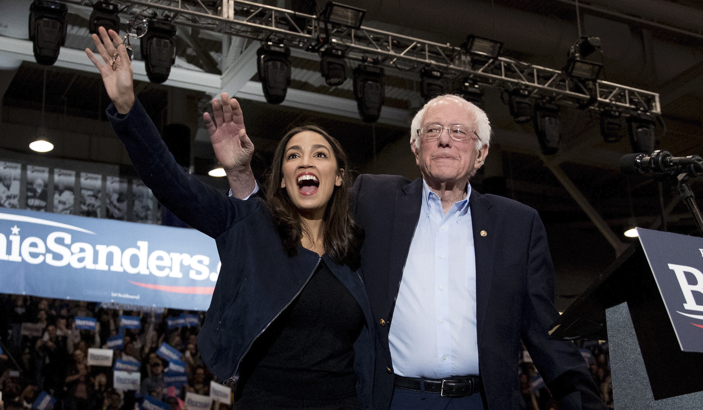 Bernie Sanders, echoing Trump, brags about crowd size in New Hampshire