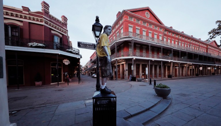 As the coronavirus plagues New Orleans, Drew Brees steps up