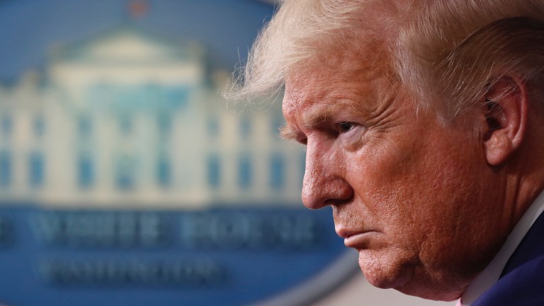 Trump considers ban on flights between coronavirus hot spots