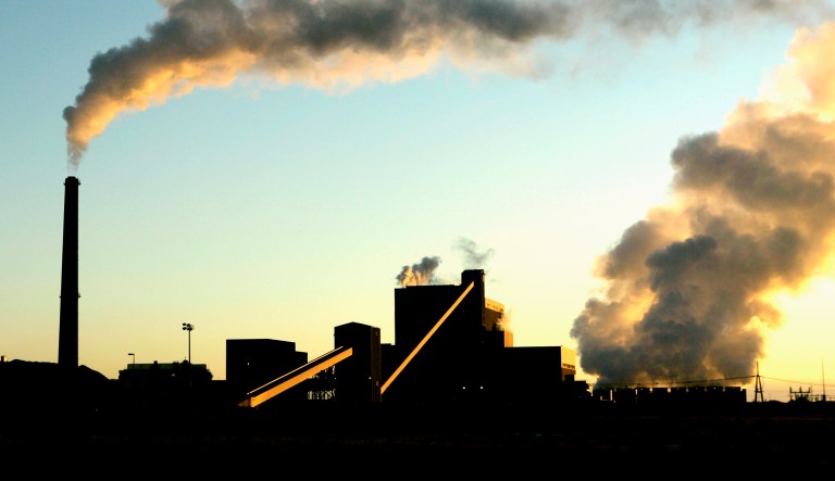 The worldâs least efficient coal plants need to be phased out by 2030, and any remaining plants in use by 2040 have to be equipped with carbon capture technology, the International Energy Agency said.