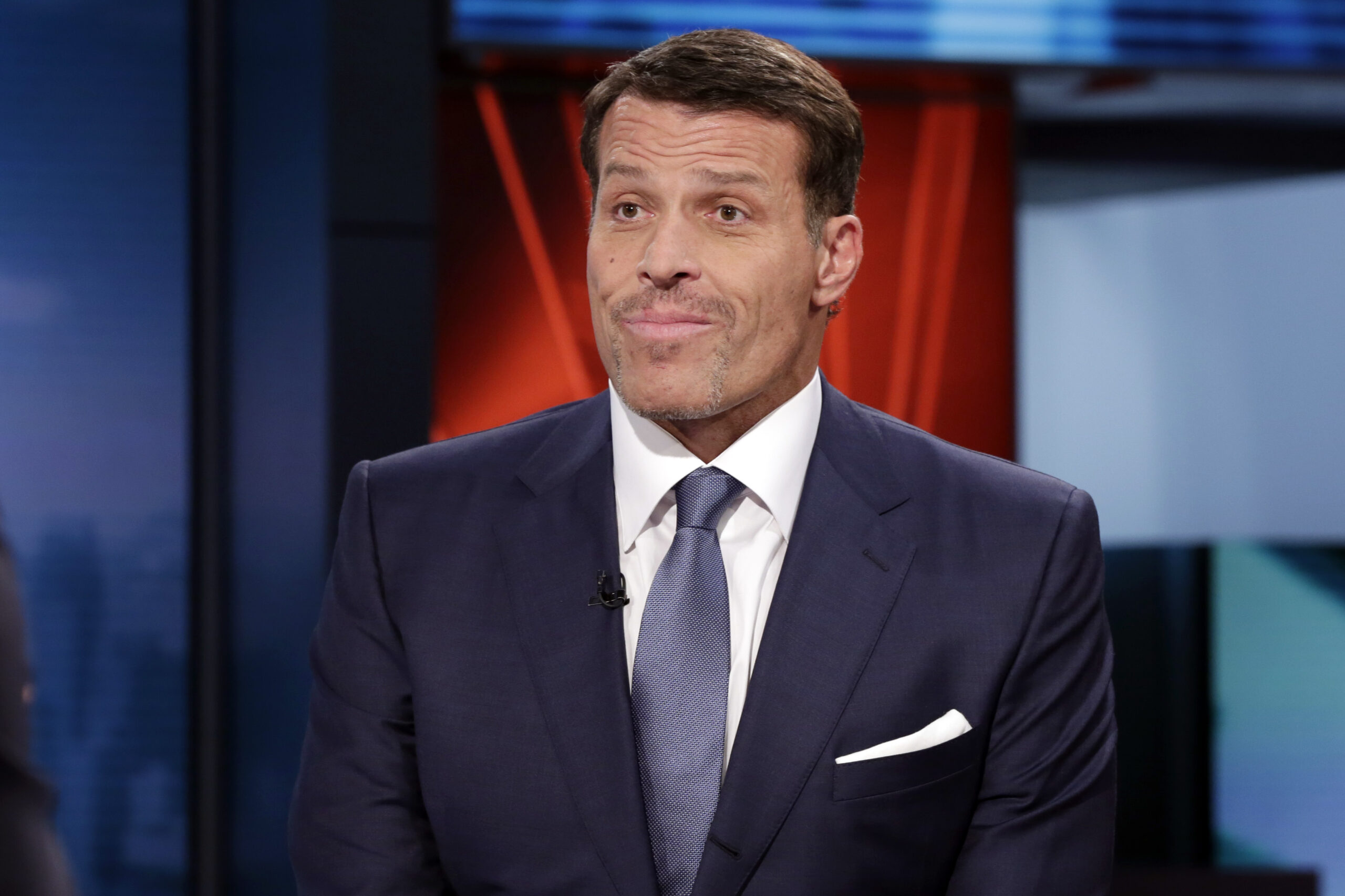 Tony Robbins accuses BuzzFeed of intimidating sources over sexual misconduct allegations