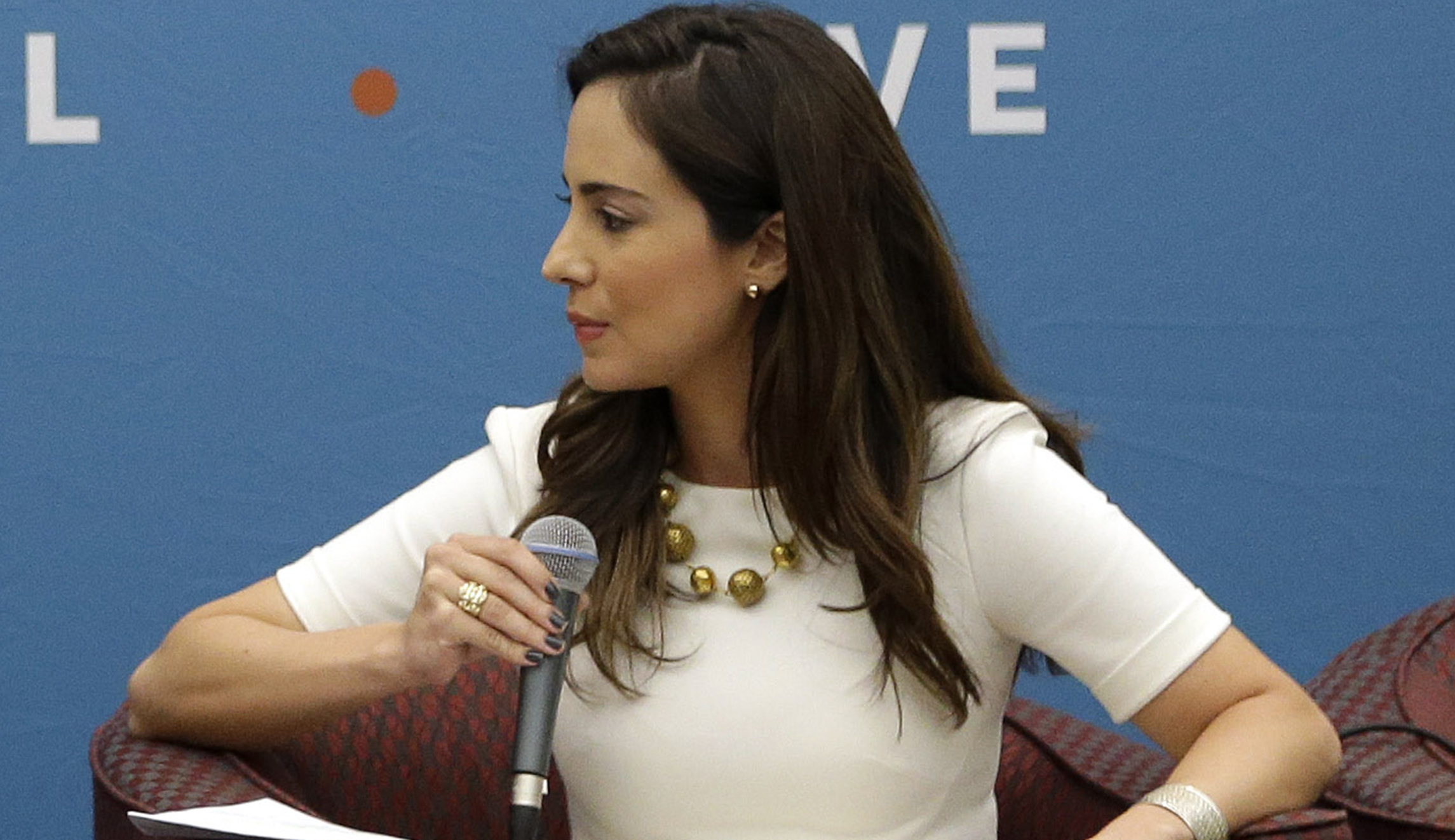 MSNBC correspondent blocked handicap parking at early voting facility in Texas