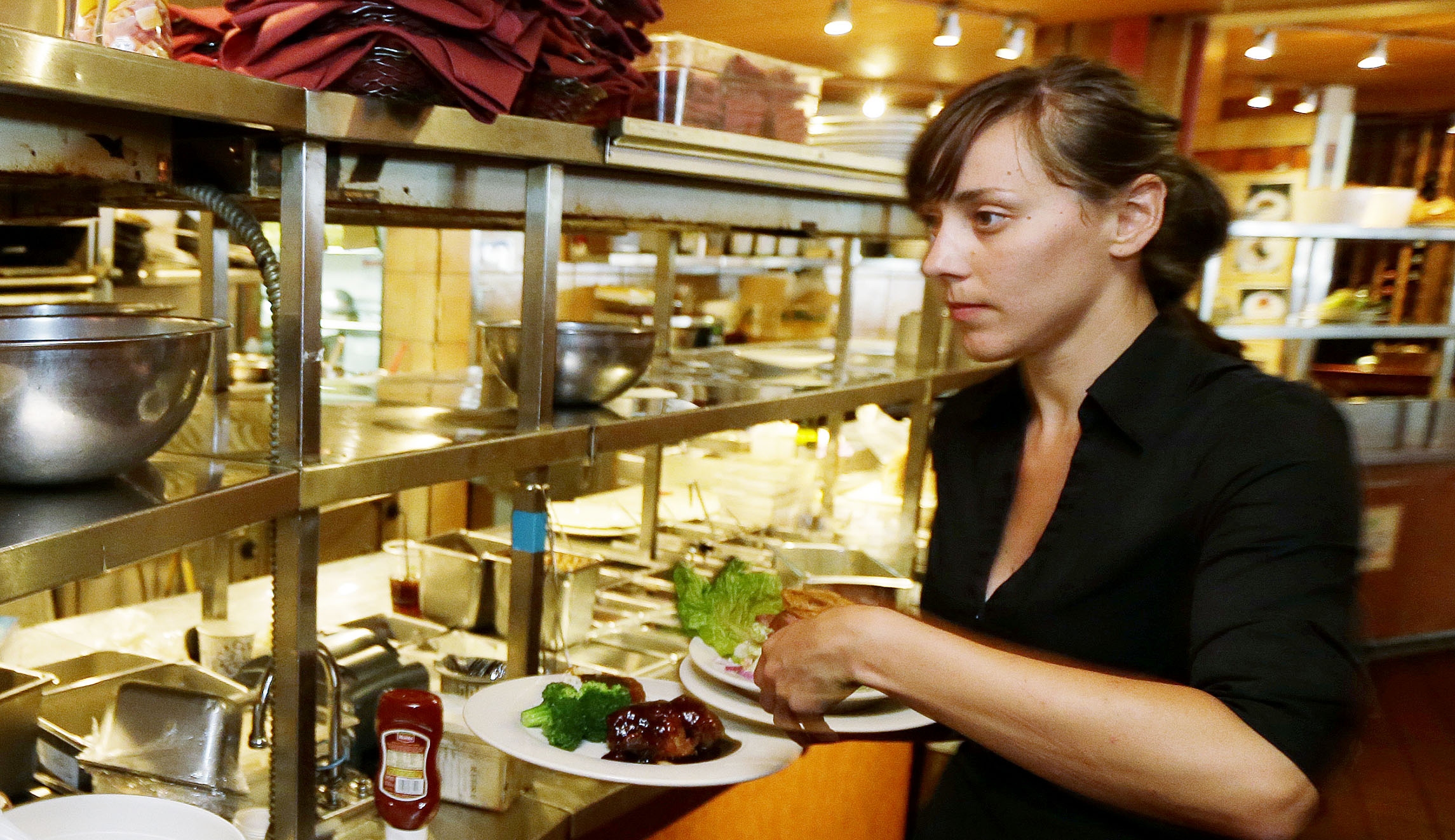 I’m a restaurant employee in a city with a $15 minimum wage; here’s how it’s hurt me