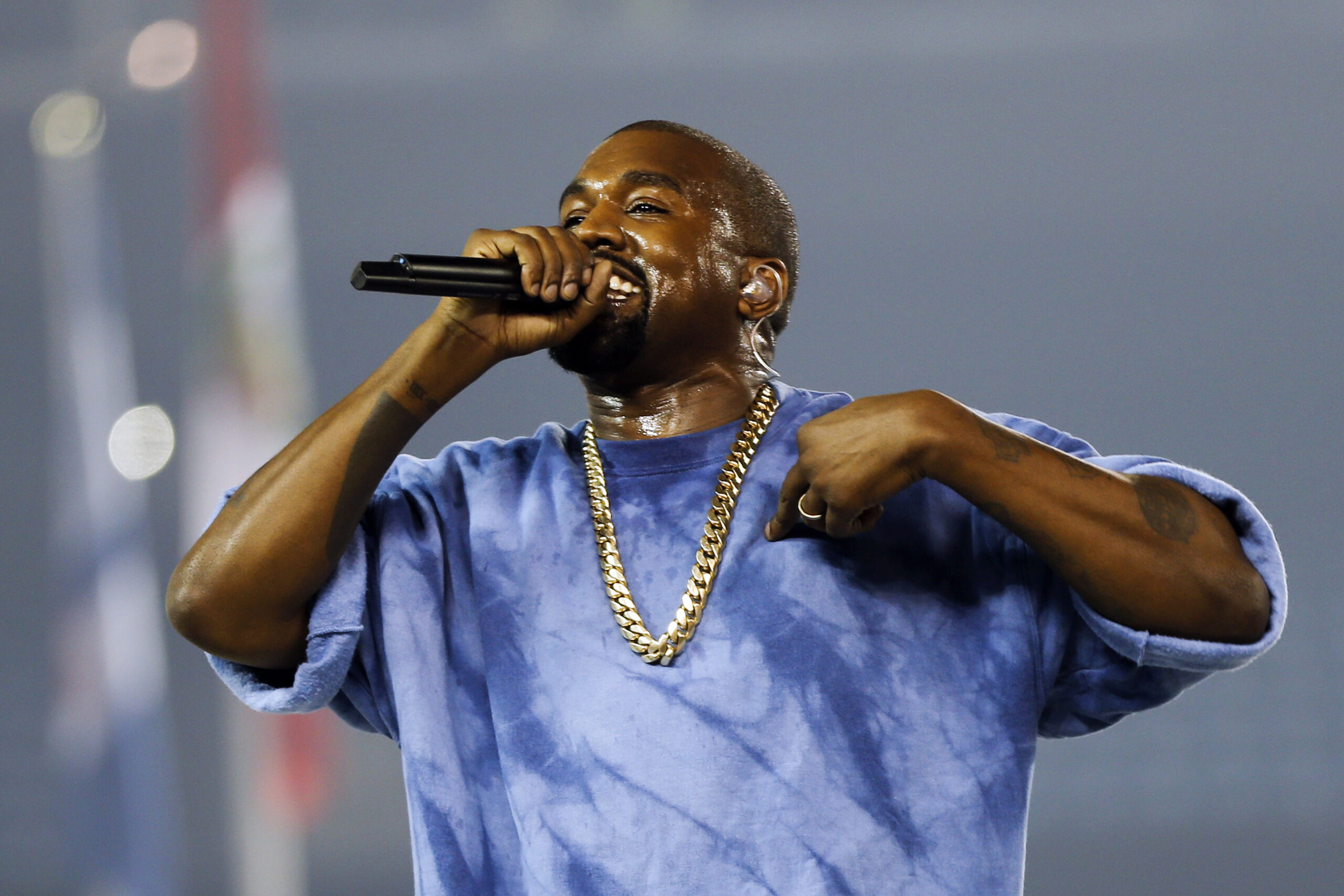 Kanye West cuts six-figure check for Democratic candidate