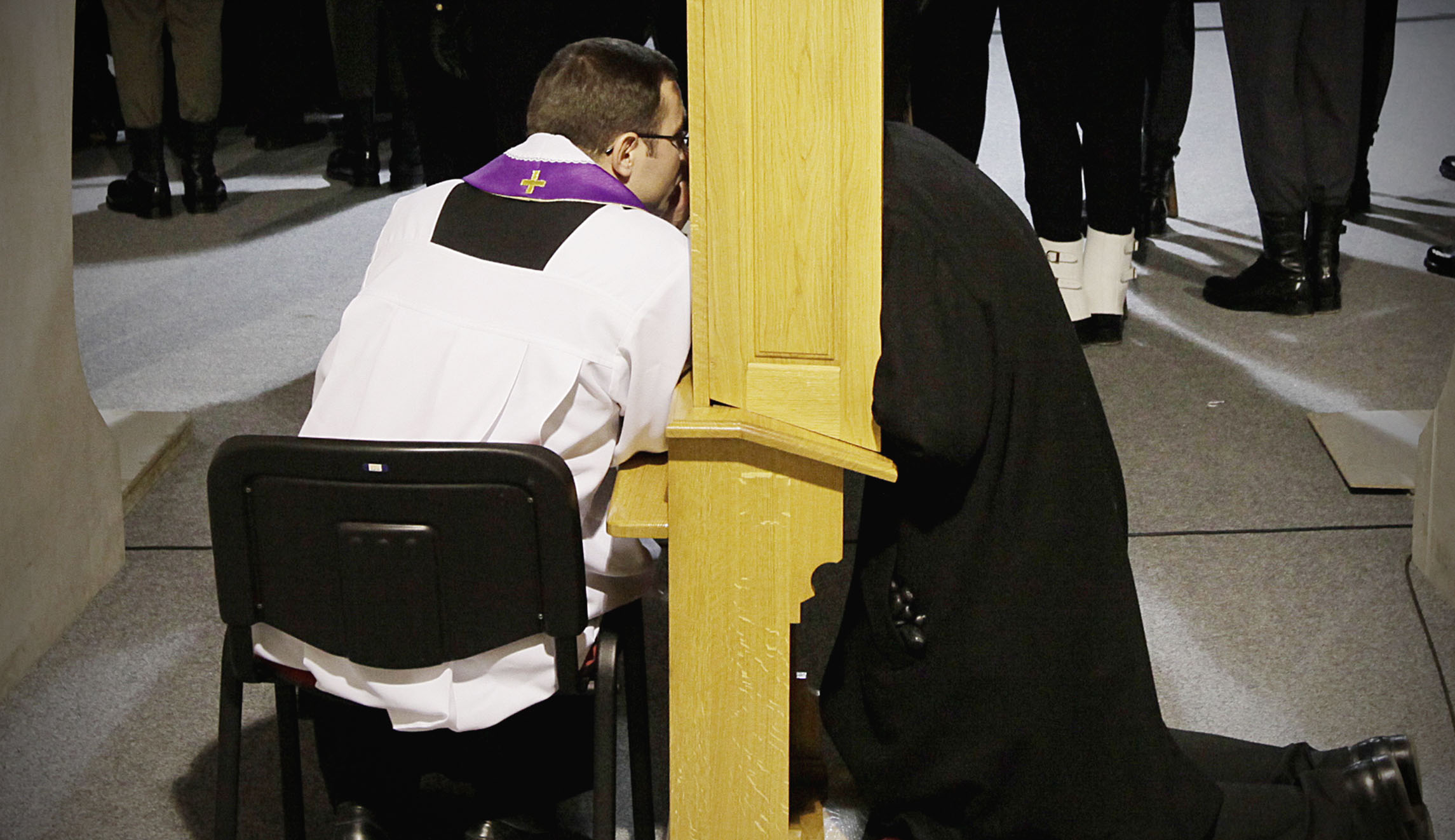 Bishop says priests would rather go to jail if state requires violation of confessional seal