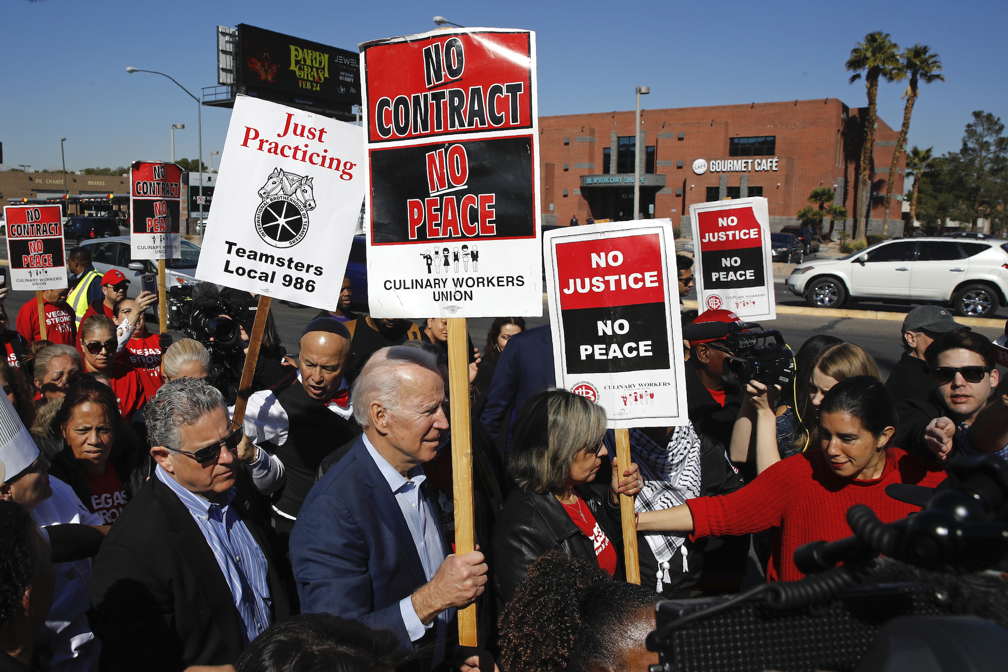 Bernie Sanders trade pitch: Trump will clobber Biden for NAFTA in Rust Belt states