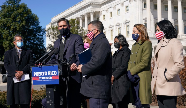 Puerto Rico statehood bill gets bipartisan push