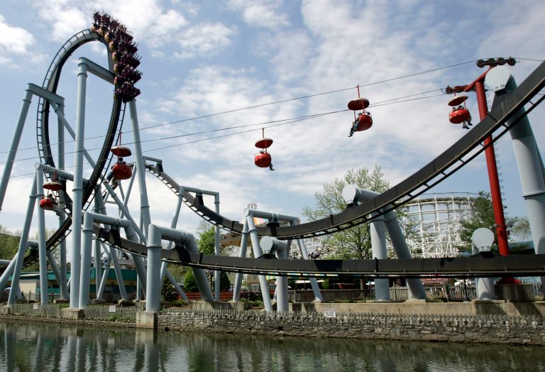 Hersheypark denies entry to mother and autistic son over face mask policy