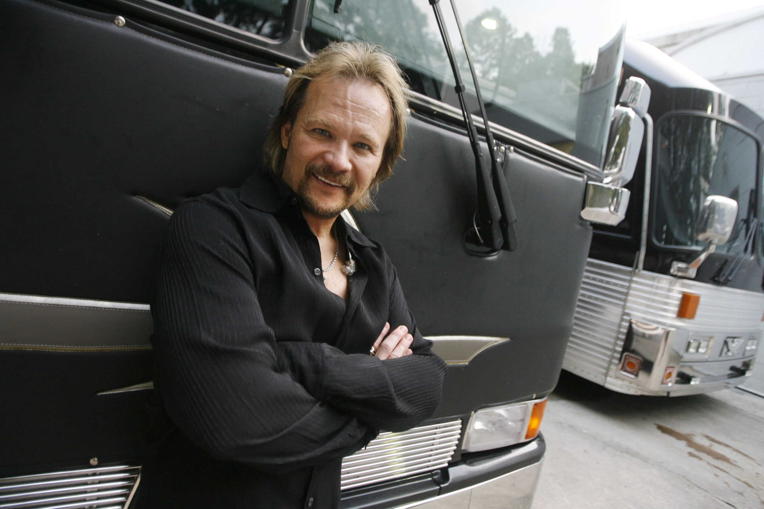 Travis Tritt: America must be ‘pretty decent’ if those who hate it threaten to leave but never do