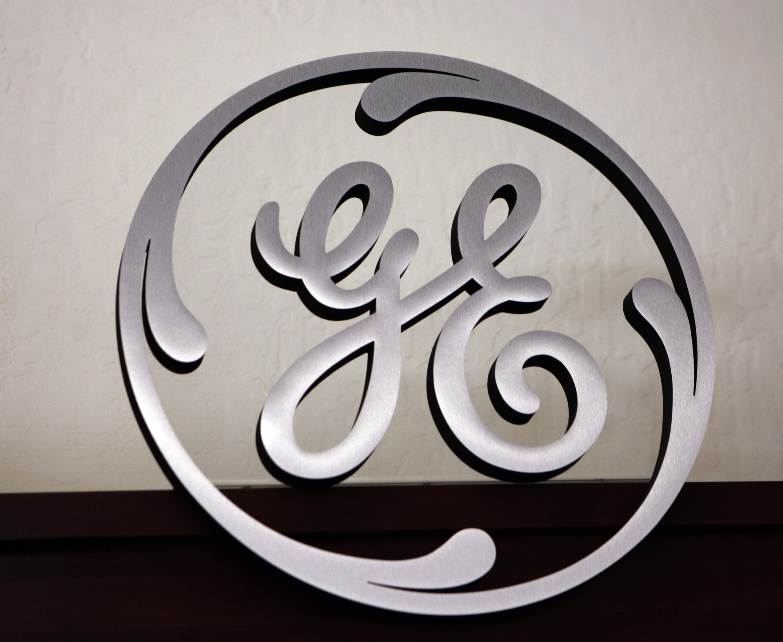 General Electric to split into three companies