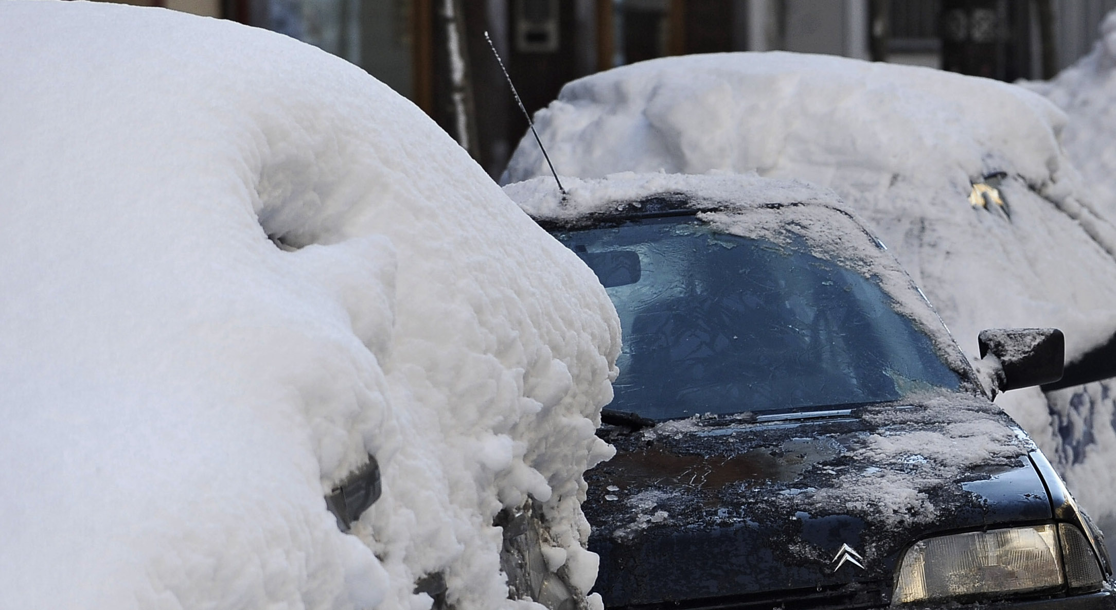 Parents in custody after leaving infant to freeze in car