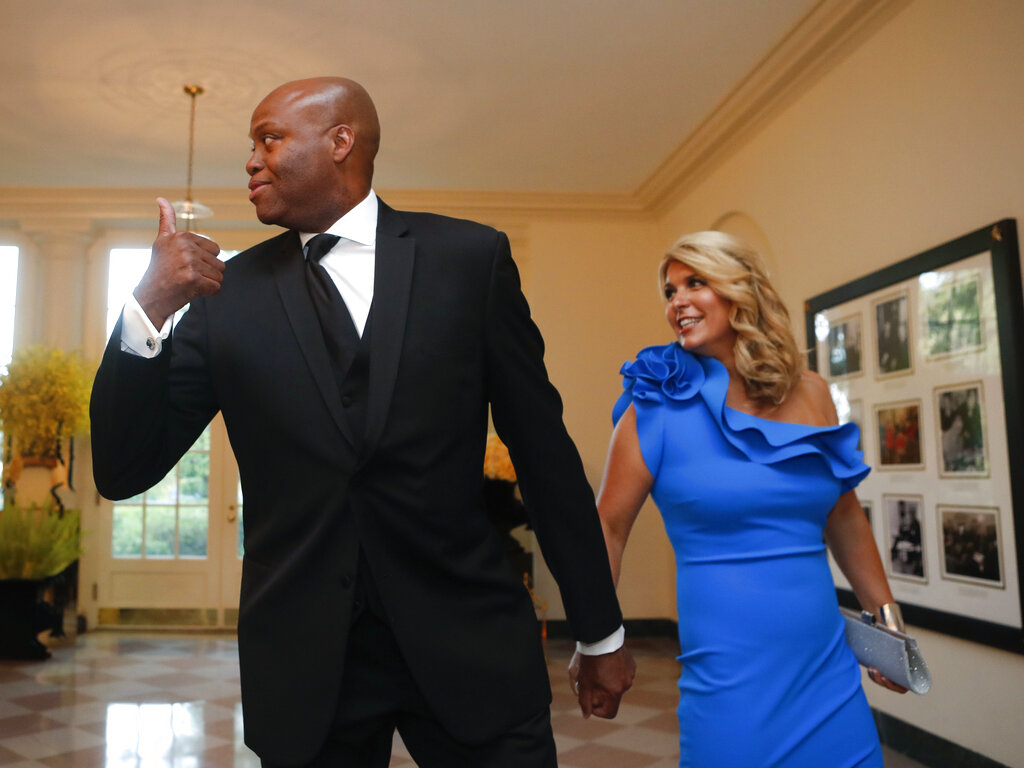 Michelle Obama’s brother and sister-in-law sue Milwaukee school for alleged racial bias