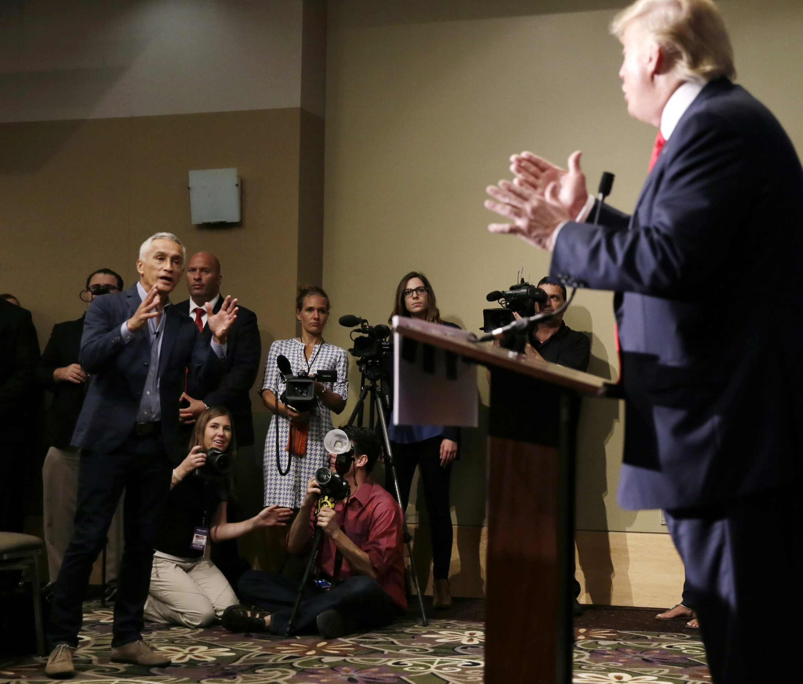 Trump campaign rips Univision’s anti-Trump bias, calling it ‘MSNBC en Espanol’