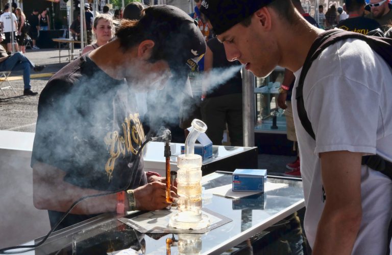 Legally bland: Smokers sue marijuana company for not getting high enough