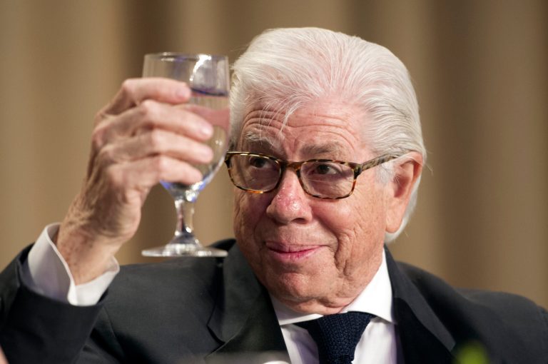 Journalist and author Carl Bernstein toasts the First Amendment during the White House Correspondents' Dinner in Washington on April 29, 2017.