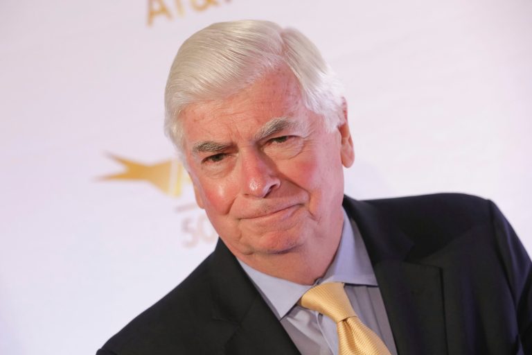 To pick a vice president, Biden turns to revolving-door lobbyist Chris Dodd