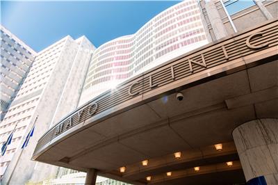 Mayo Clinic fires 700 unvaccinated employees