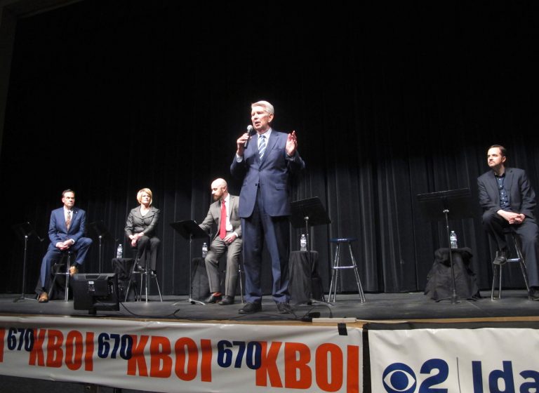 Former Idaho Lt. Gov. Dave Leroy defends police in Idaho student murder mystery