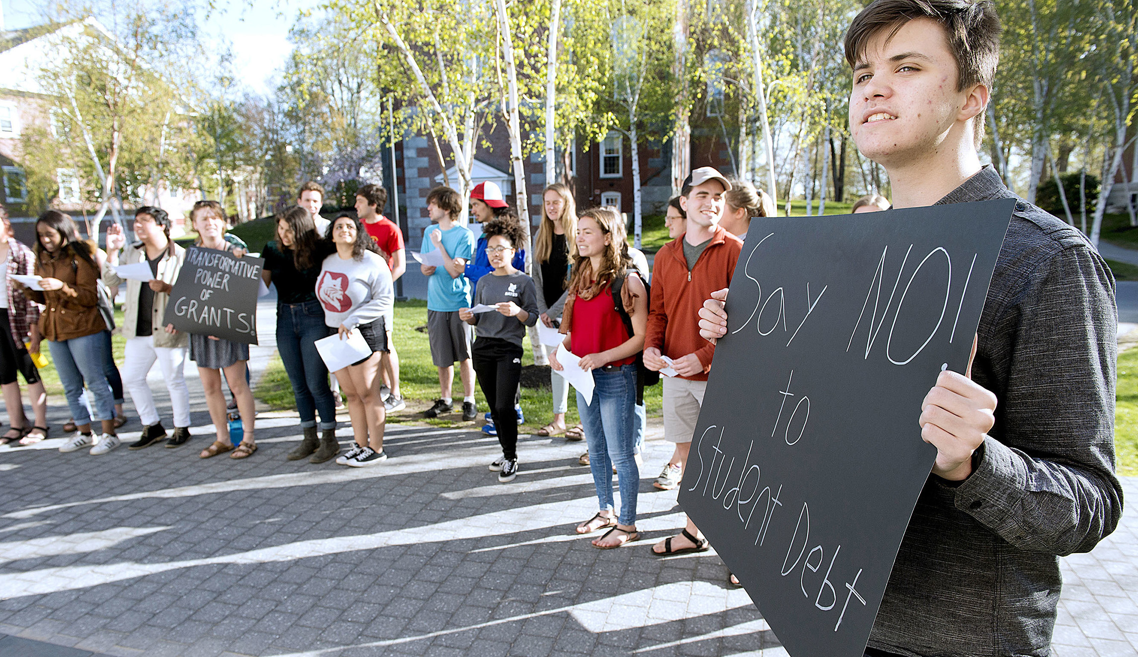 Student loan debt tops $1.4 trillion