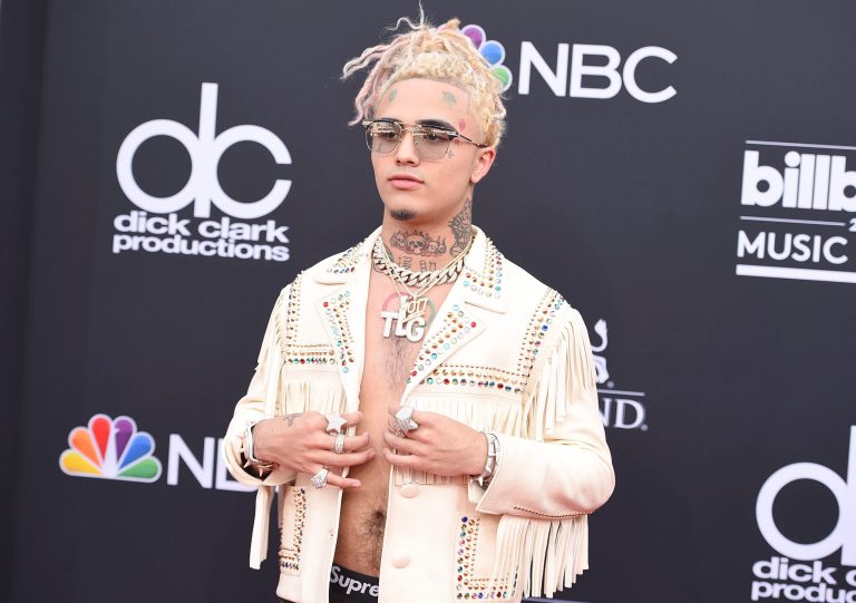 Lil Pump doubles down on Trump support by wearing MAGA hat to rally