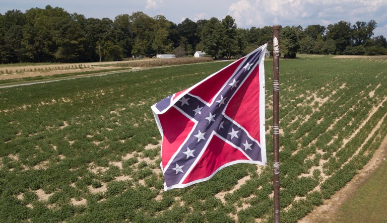 Pentagon drafting policy to bar Confederate flags on military bases