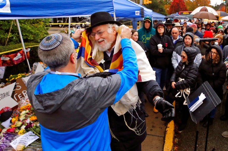 About 100 gather for ‘healing service’ outside Pittsburgh synagogue