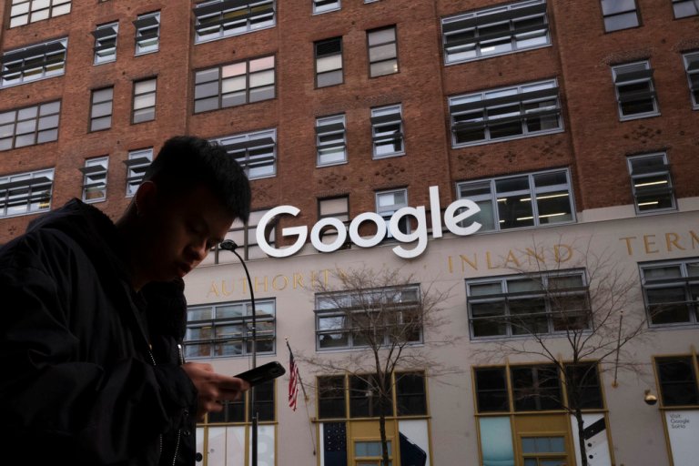 Google allows users to share location with friends on Maps app