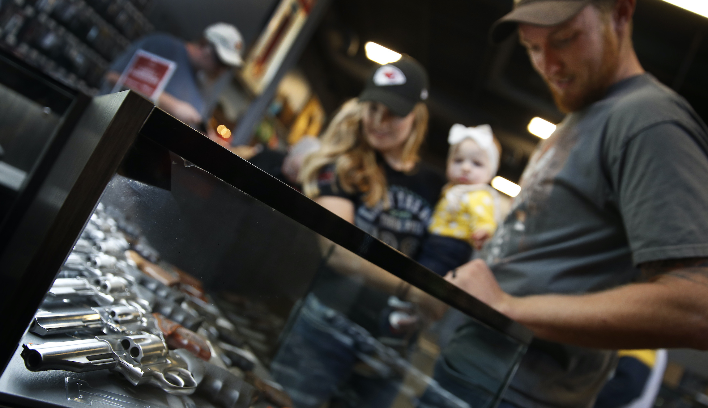Texans now free to concealed carry guns without getting a permit