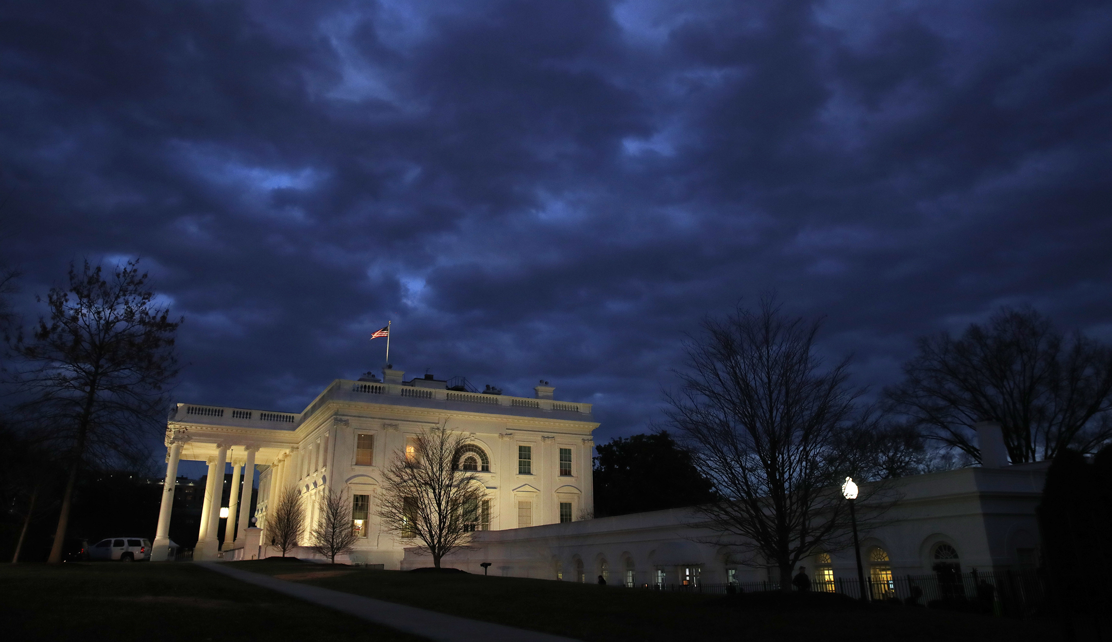Sinkhole appears near White House
