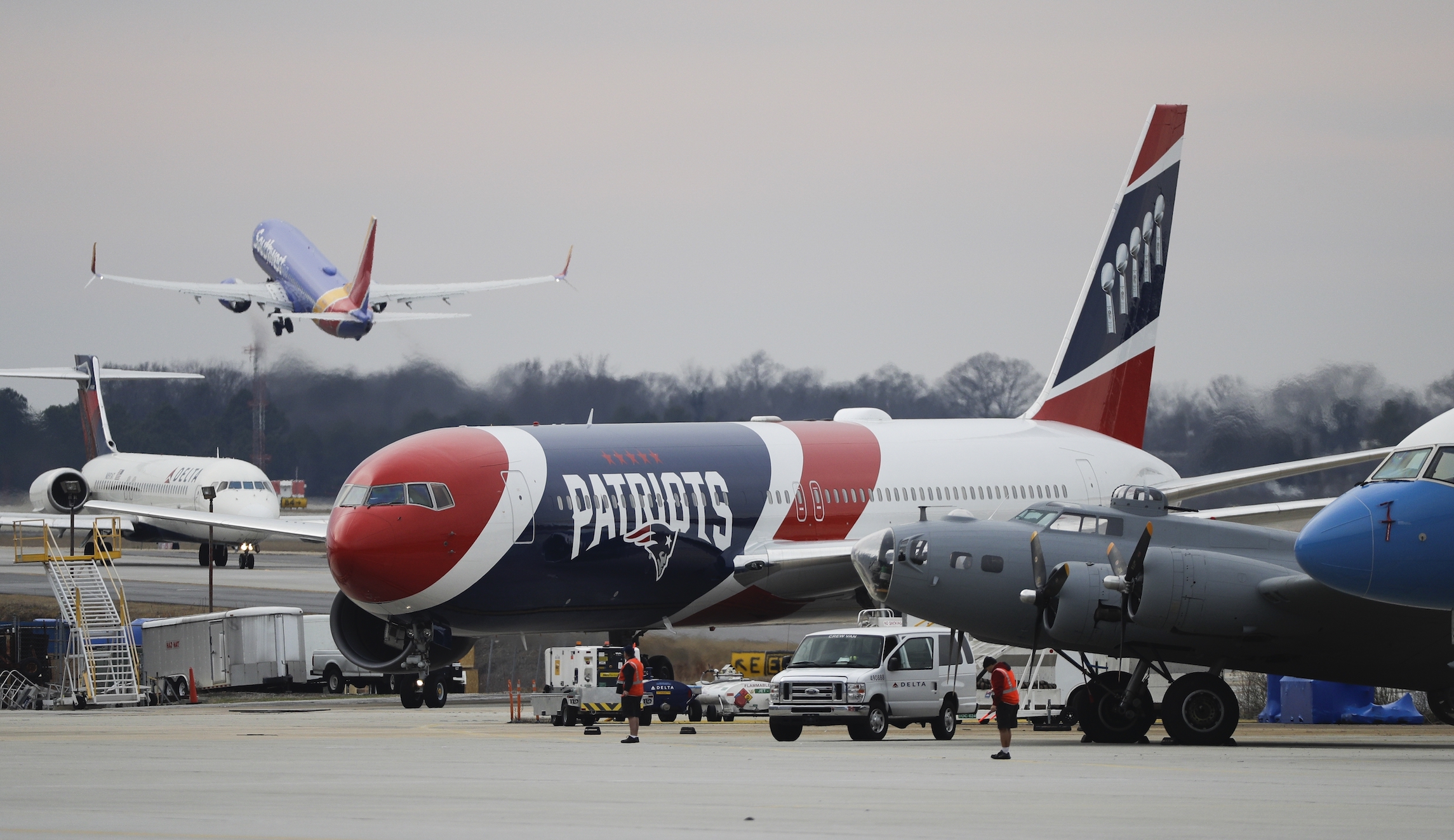 New England Patriots lend jet to carry 1.2M masks and other coronavirus supplies to US