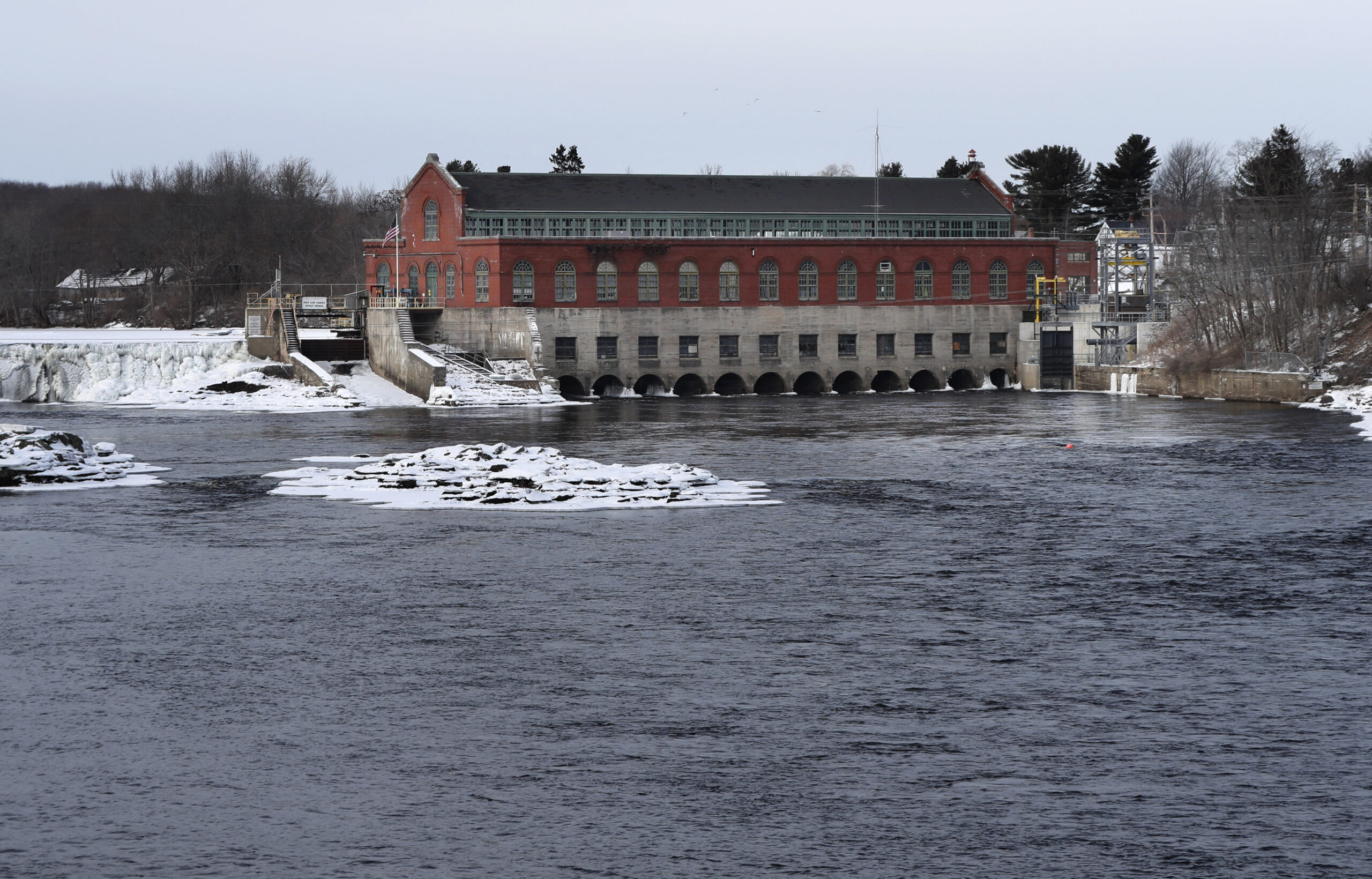 Maine regulators studying electric grid modernization