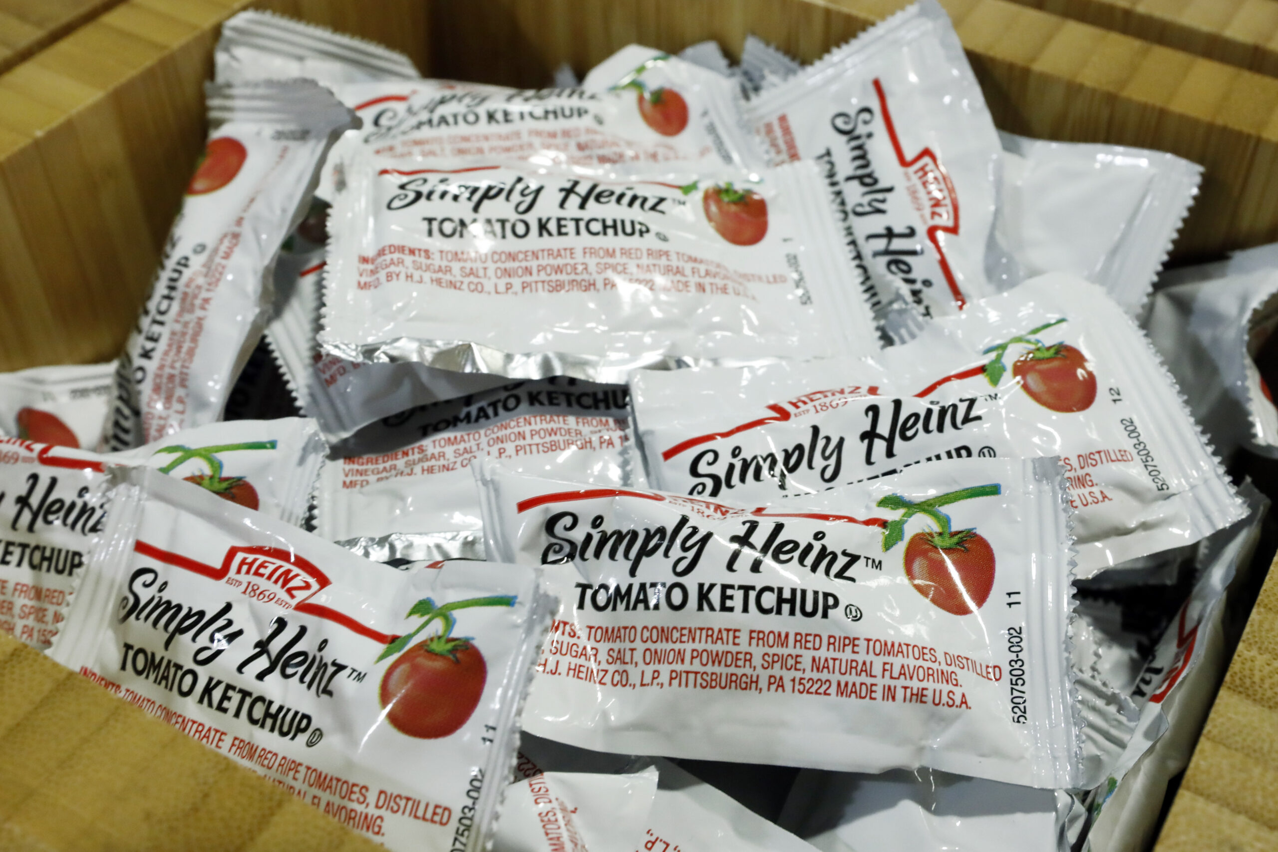 Pandemic puts squeeze on restaurant ketchup packet supply