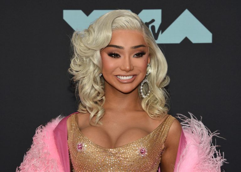 Transgender influencer locked up in men’s jail following Miami arrest