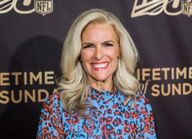 Janice Dean breaks down in tears after video montage of 2020 in review: ‘It’s been a tough year’