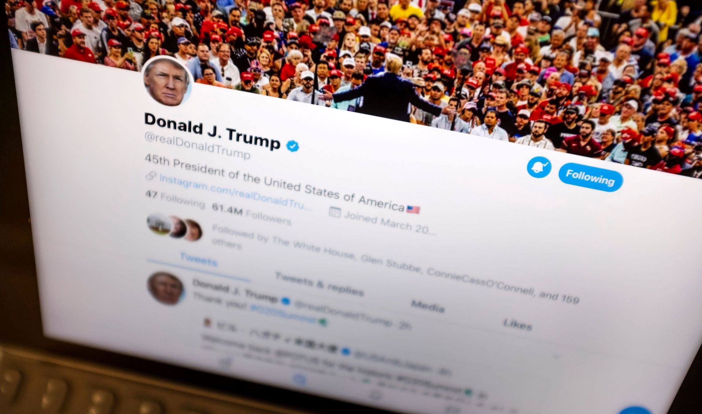 Trump’s tweets lead journalists away from bad news, study finds