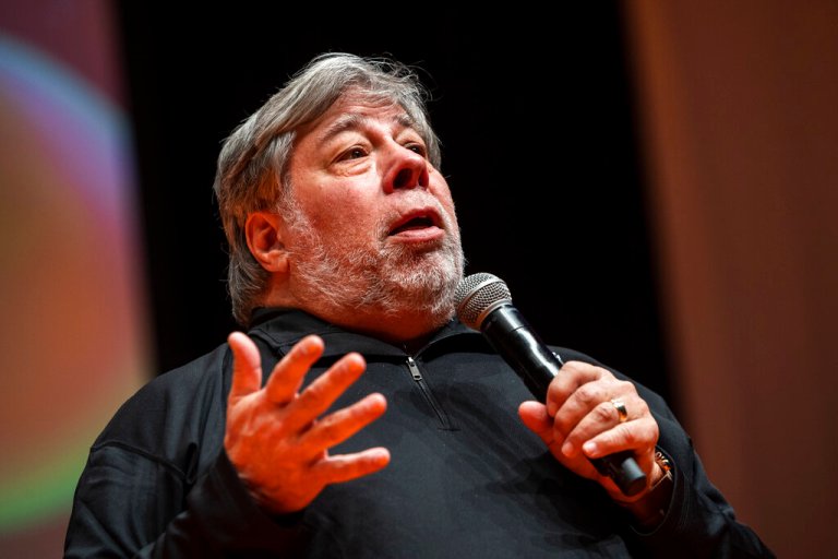 Apple co-founder Steve Wozniak suffers minor stroke while in Mexico