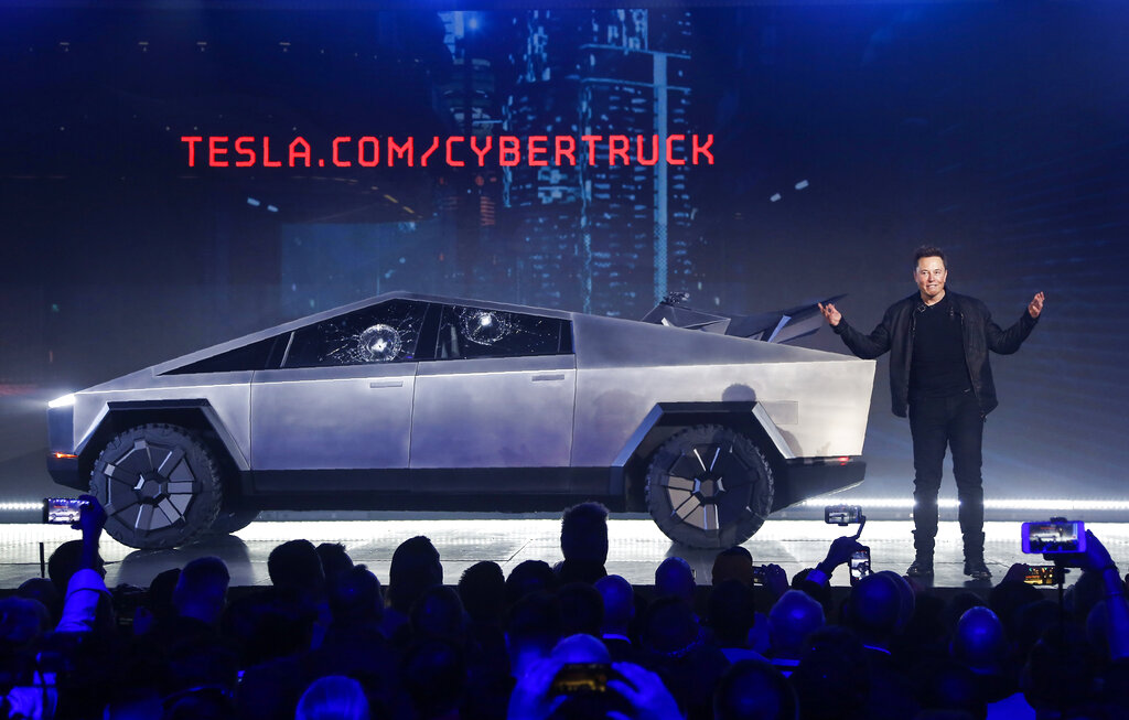Tesla to focus on building robots over Cybertrucks in 2022