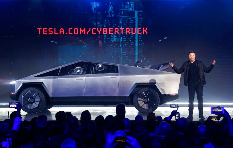 Tesla to focus on building robots over Cybertrucks in 2022