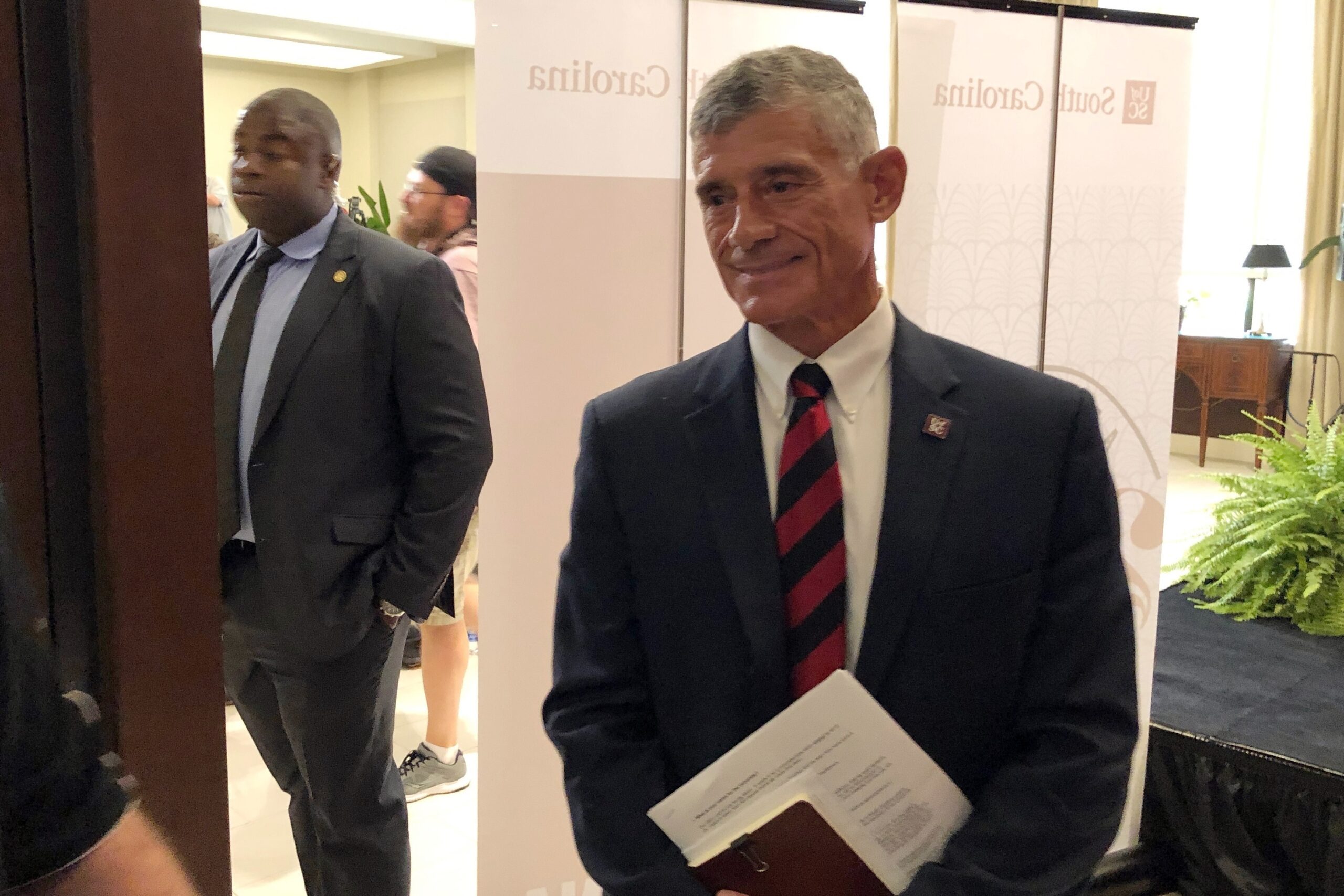 University president resigns after admitting to plagiarizing part of commencement address