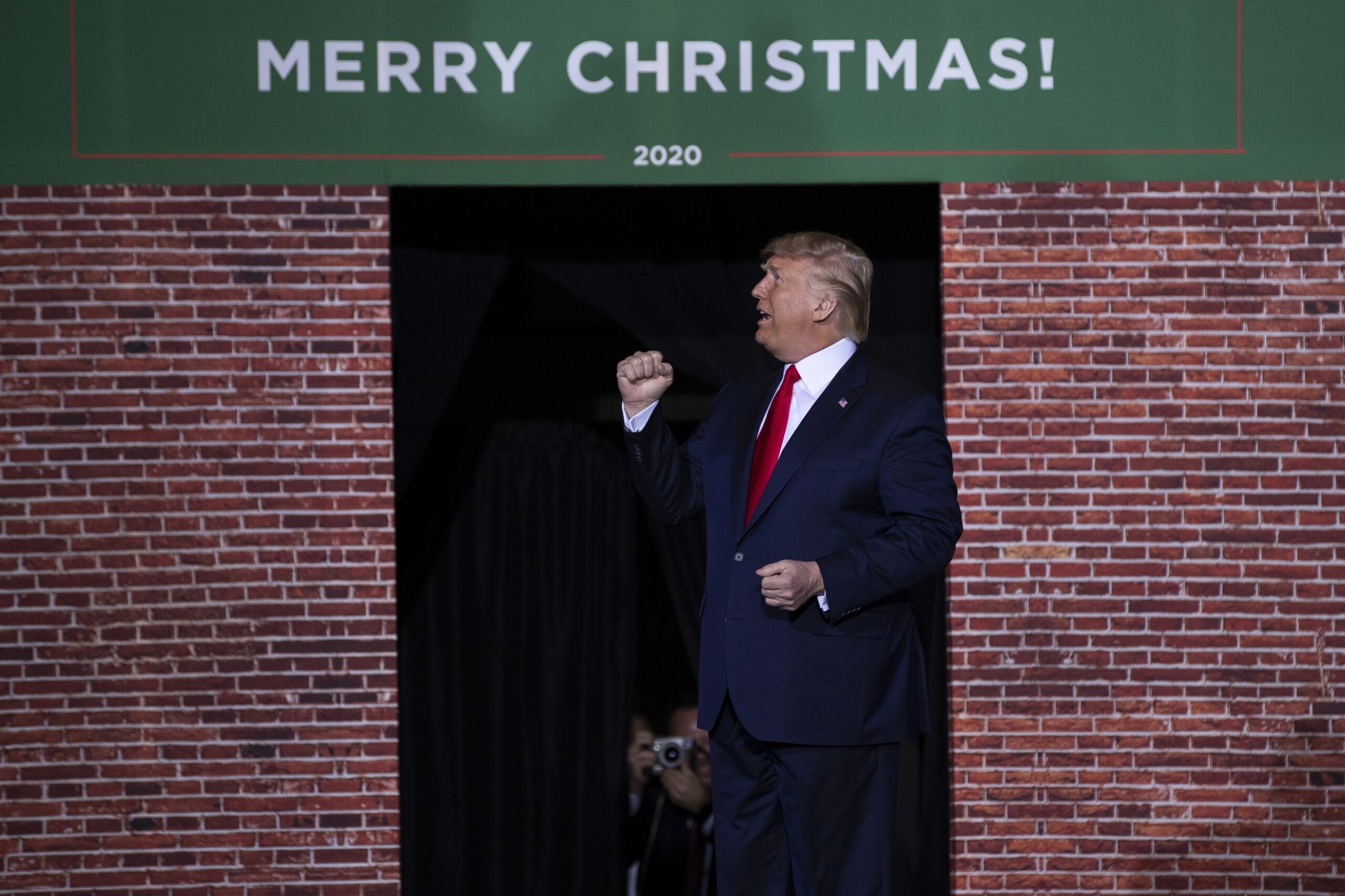 Donor and Blitzen: Trump offers ‘personalized’ Christmas video to lucky supporter