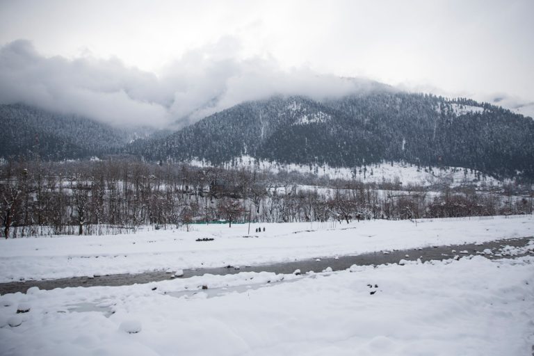 Ten dead and 18 missing after avalanche in Himalayan mountains