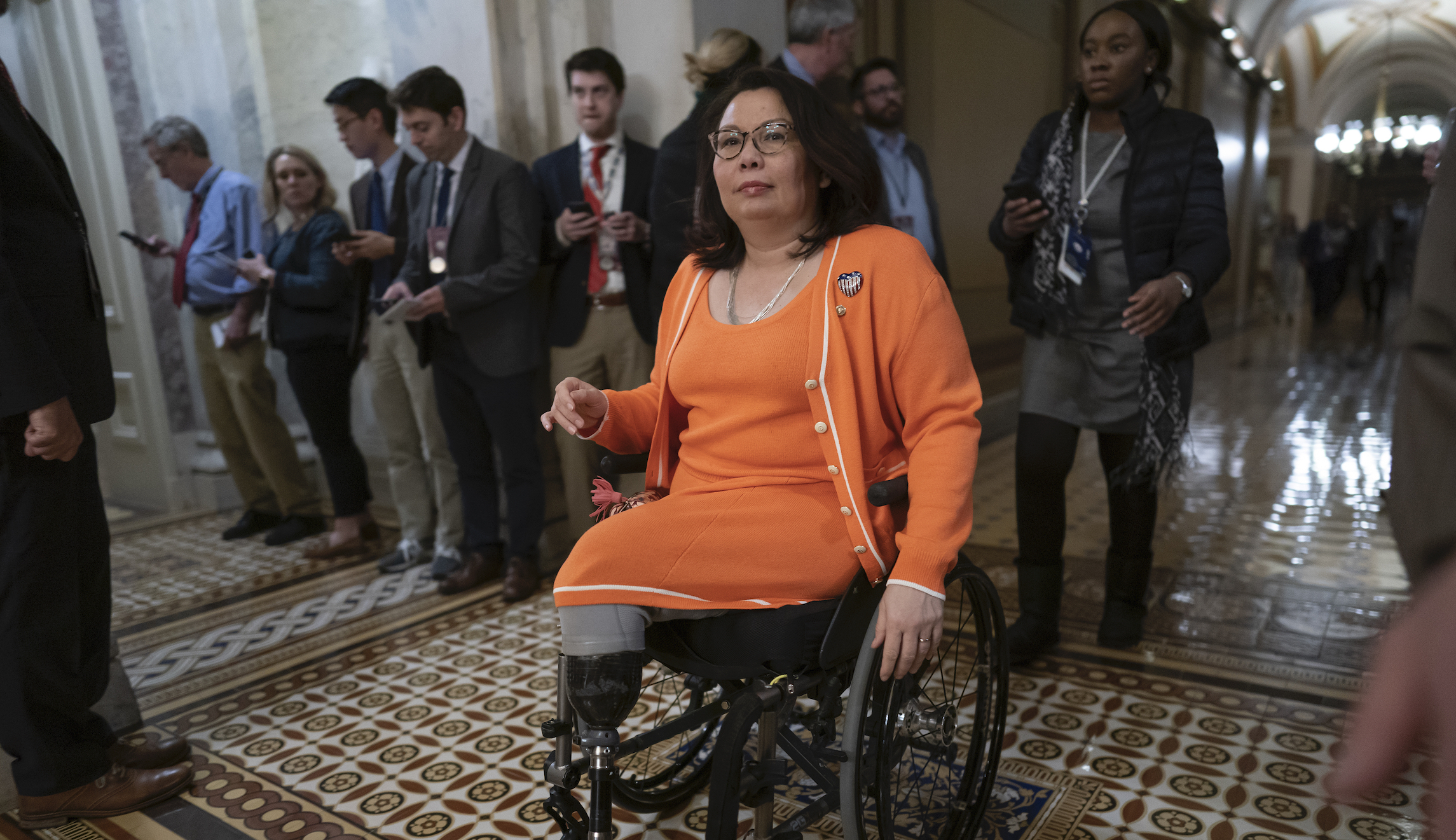 Sen. Tammy Duckworth introduces bill to forbid federal law enforcement from wearing camouflage
