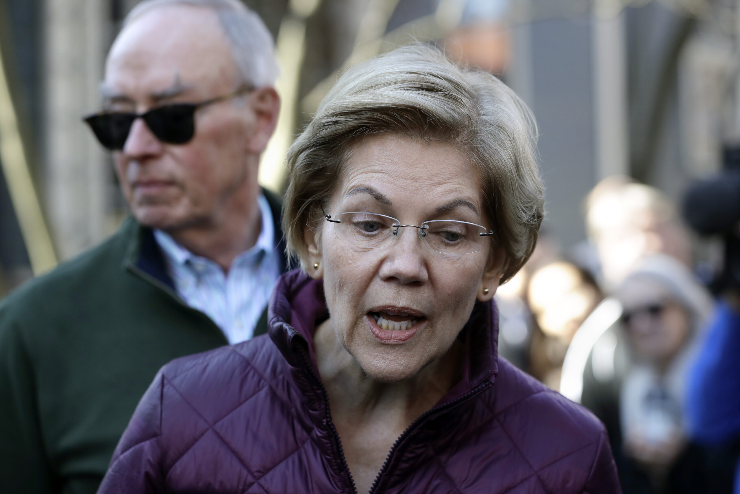 Bloomberg anchor puts Elizabeth Warren on the spot after Democrats scuttle coronavirus relief package